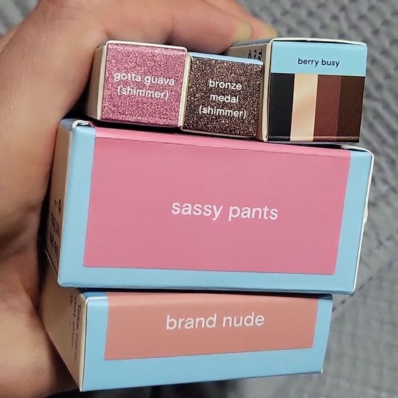 ALLEYOOP Beauty MVP Set with Tote (Swatched) - Picture 12 of 16